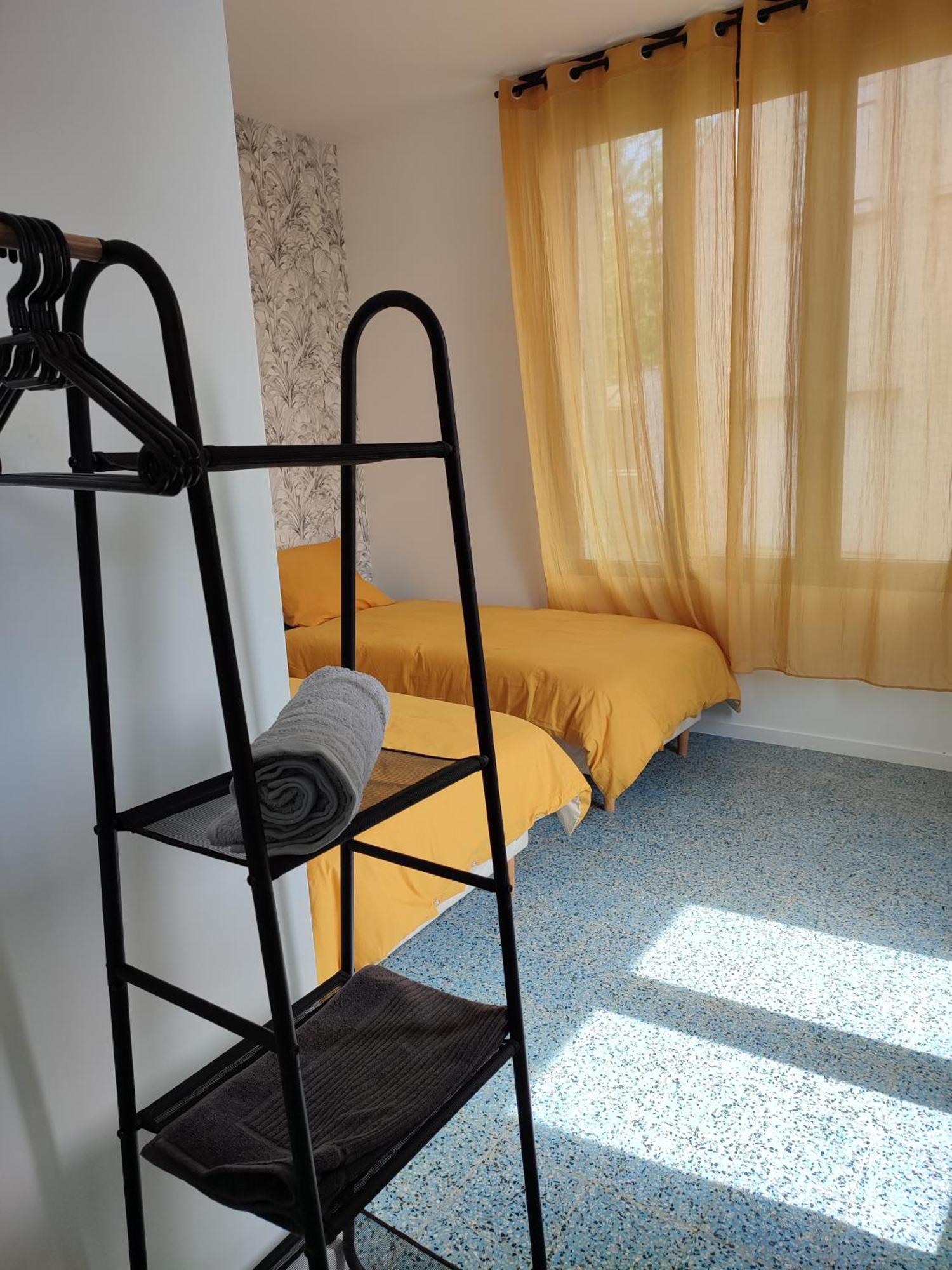 La Maison Des Voyageurs Avec Grand Parking Prive -Calme Et Serenite Chevincourt 外观 照片